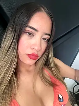 Snapshot of ScarlettAndClark chatting on 10.19.25 ScarlettAndClark online show from 10.19.25