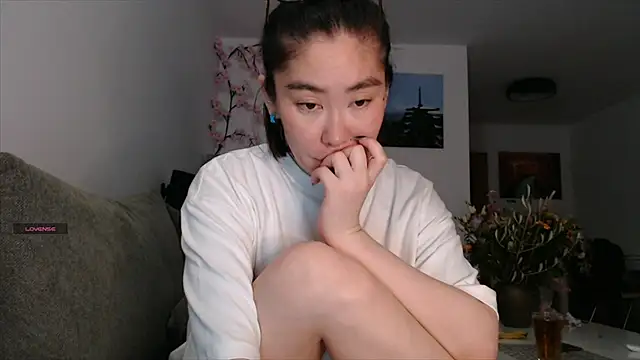 Kunimitsuu  online show from 09.14.25