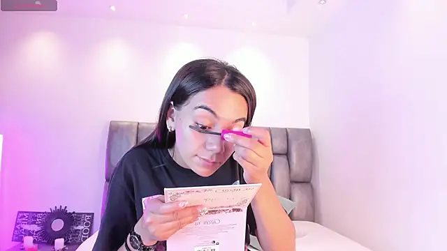 martina mancini online show from 12.24.24