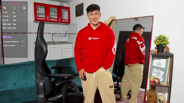 Snapshot of jacques_cardiet chatting on 10.10.25 jacques cardiet online show from 10.10.25