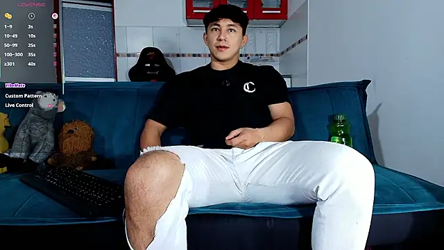 Snapshot of jacques_cardiet chatting on 02.04.26 jacques cardiet online show from 02.04.26