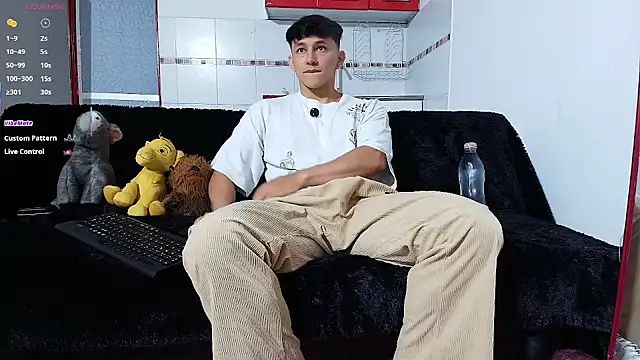 Snapshot of jacques_cardiet chatting on 05.06.26 jacques cardiet online show from 05.06.26