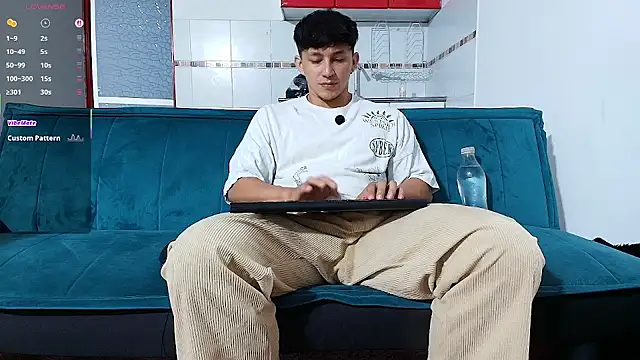 Snapshot of jacques_cardiet chatting on 05.14.26 jacques cardiet online show from 05.14.26