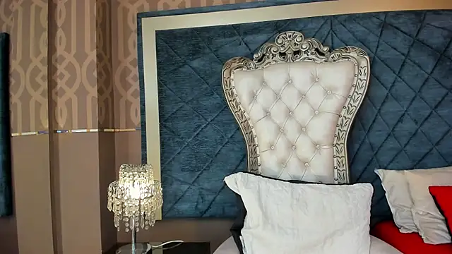 Janna Rousse  online show from 10.29.25