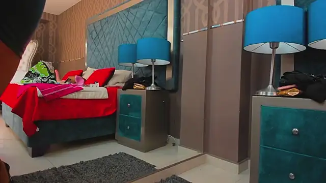 Janna Rousse  online show from 12.04.25