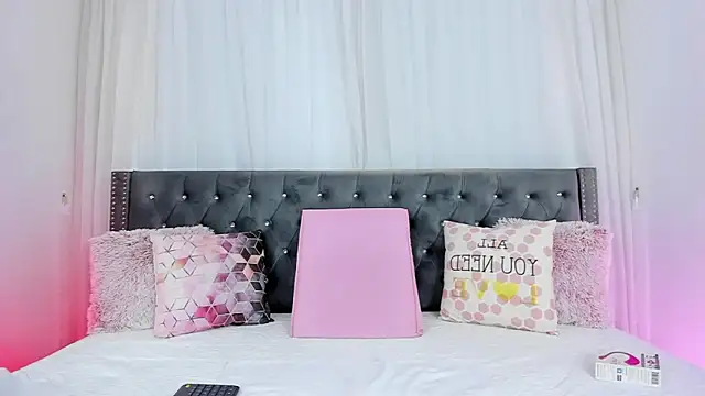 IsabellaJames online show from 02.25.26