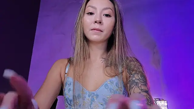 Snapshot of im_casey chatting on 10.02.25 im casey online show from 10.02.25