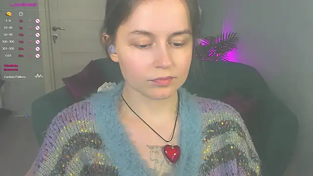 Snapshot of reb_luvng chatting on 12.04.24 reb luvng online show from 12.04.24