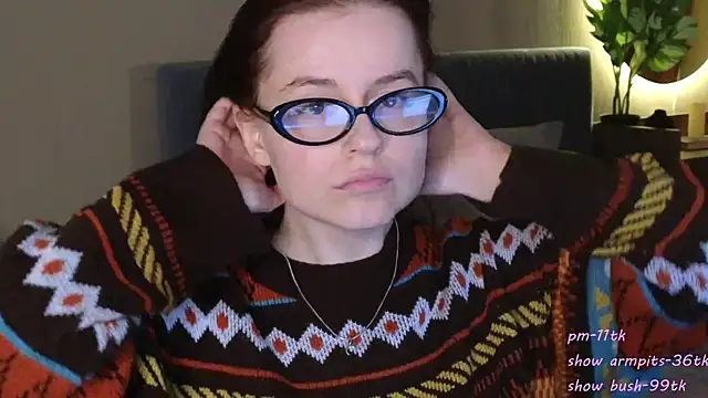 Snapshot of reb_luvng chatting on 02.04.25 reb luvng online show from 02.04.25