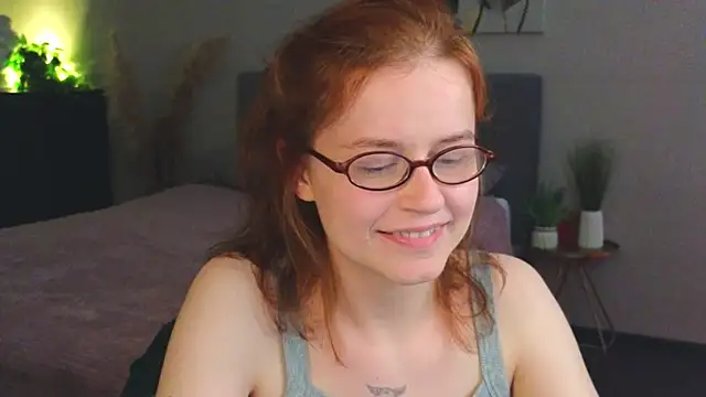 Snapshot of reb_luvng chatting on 09.10.25 reb luvng online show from 09.10.25