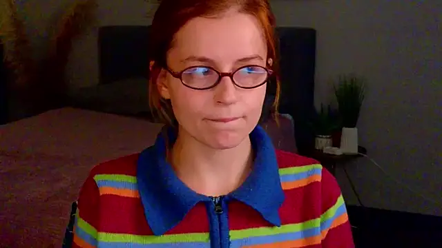 Snapshot of reb_luvng chatting on 09.19.25 reb luvng online show from 09.19.25