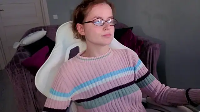 Snapshot of reb_luvng chatting on 09.21.25 reb luvng online show from 09.21.25