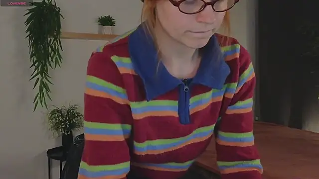 Snapshot of reb_luvng chatting on 09.27.25 reb luvng online show from 09.27.25