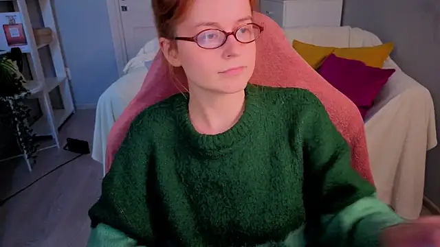 Snapshot of reb_luvng chatting on 09.28.25 reb luvng online show from 09.28.25