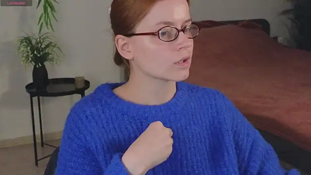 Snapshot of reb_luvng chatting on 09.30.25 reb luvng online show from 09.30.25