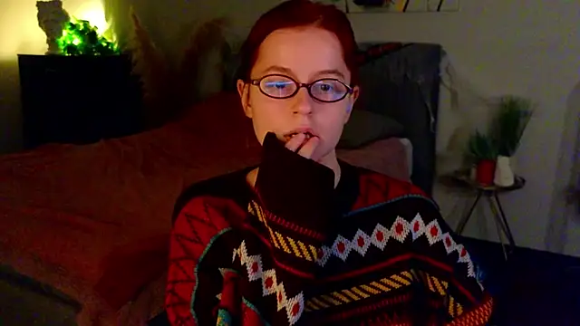 Snapshot of reb_luvng chatting on 10.23.25 reb luvng online show from 10.23.25