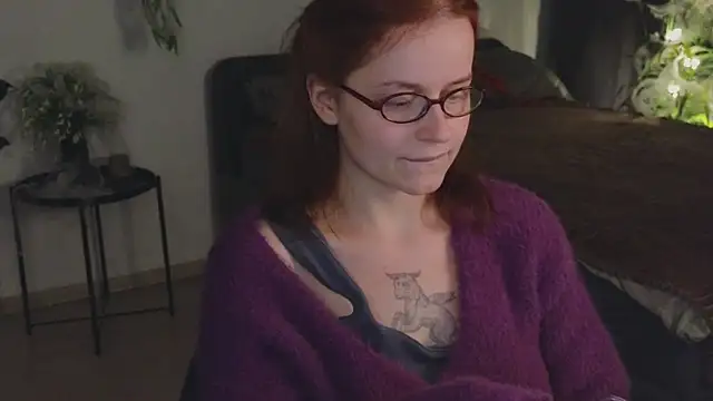 Snapshot of reb_luvng chatting on 10.26.25 reb luvng online show from 10.26.25