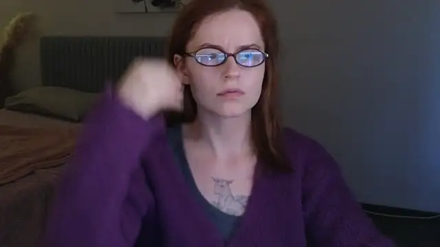 Snapshot of reb_luvng chatting on 11.08.25 reb luvng online show from 11.08.25