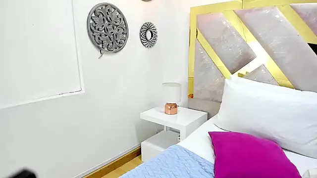 Oriana Guzman online show from 02.04.25