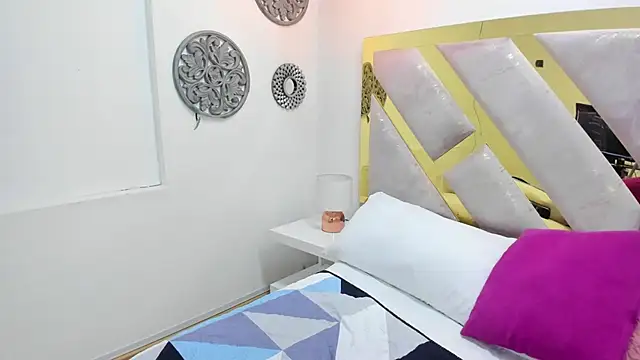 Oriana Guzman online show from 02.23.25