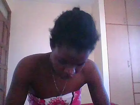 Snapshot of hotgal1112 chatting on 09.29.25 hotgal1112 online show from 09.29.25