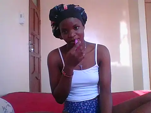 Snapshot of hotgal1112 chatting on 10.01.25 hotgal1112 online show from 10.01.25