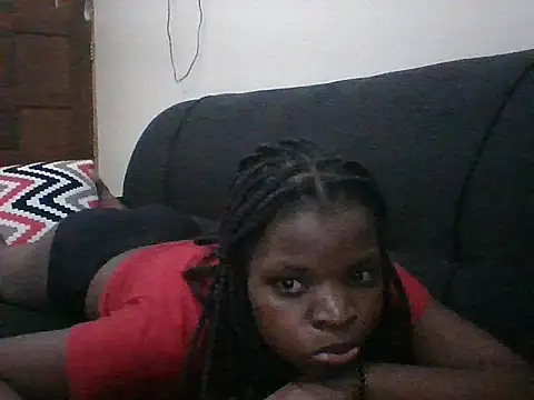 Snapshot of hotgal1112 chatting on 10.12.25 hotgal1112 online show from 10.12.25