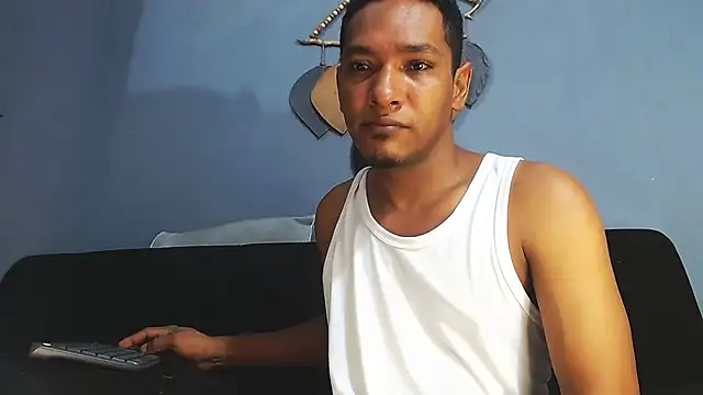 Grandeygruesa1 online show from 04.13.26