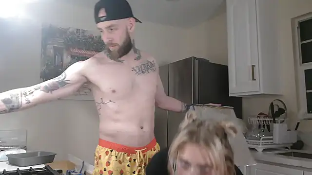 Snapshot of NatalieKneals chatting on 11.13.25 NatalieKneals online show from 11.13.25