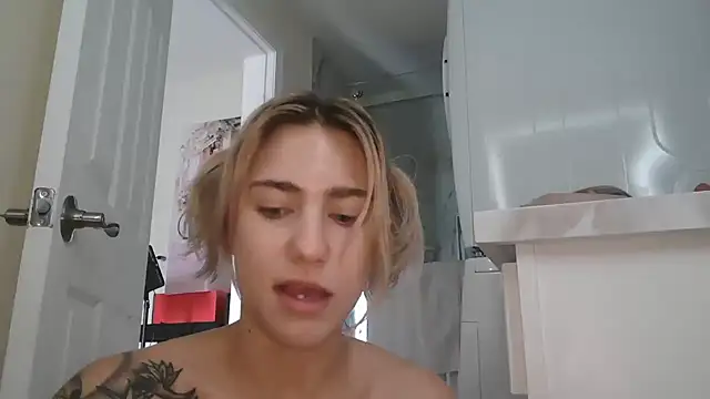 NatalieKneals online show from 12.15.25