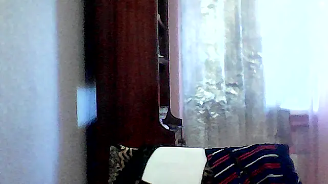 Snapshot of AnaXBerry chatting on 10.07.25 AnaXBerry online show from 10.07.25