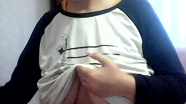 Snapshot of AnaXBerry chatting on 10.16.25 AnaXBerry online show from 10.16.25