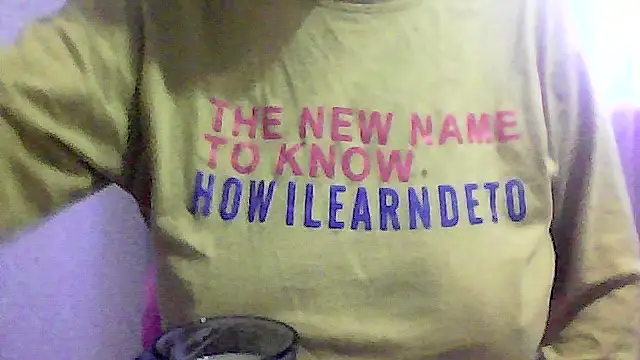 Snapshot of AnaXBerry chatting on 10.29.25 AnaXBerry online show from 10.29.25