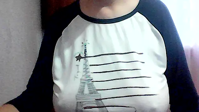 Snapshot of AnaXBerry chatting on 11.05.25 AnaXBerry online show from 11.05.25