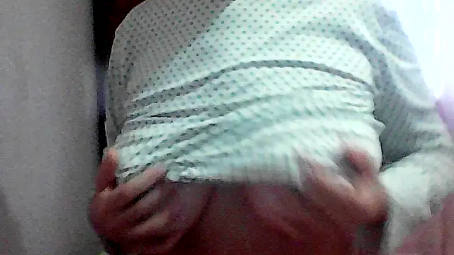 Snapshot of AnaXBerry chatting on 11.08.25 AnaXBerry online show from 11.08.25