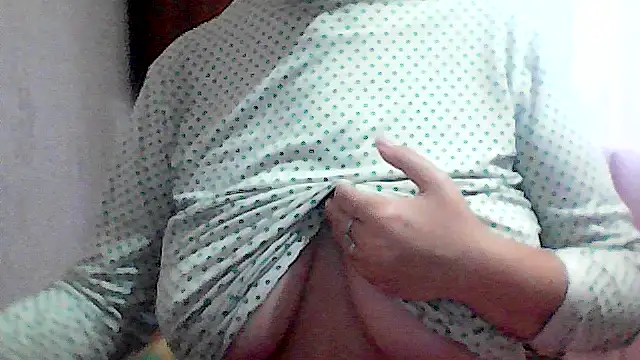 Snapshot of AnaXBerry chatting on 11.09.25 AnaXBerry online show from 11.09.25