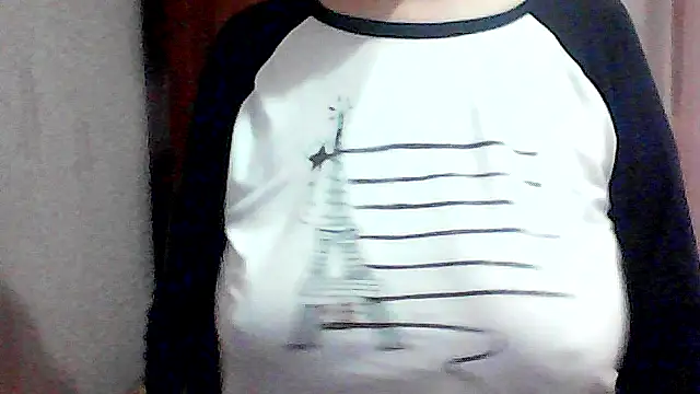 Snapshot of AnaXBerry chatting on 11.13.25 AnaXBerry online show from 11.13.25