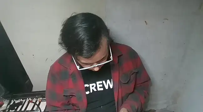 Snapshot of AlanDickson chatting on 12.08.24 AlanDickson online show from 12.08.24