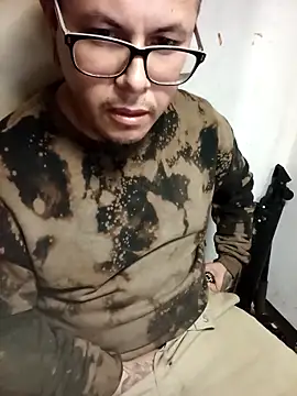 Snapshot of AlanDickson chatting on 03.04.25 AlanDickson online show from 03.04.25