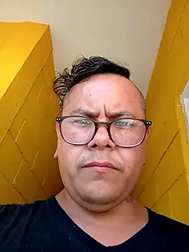 Snapshot of AlanDickson chatting on 09.29.25 AlanDickson online show from 09.29.25