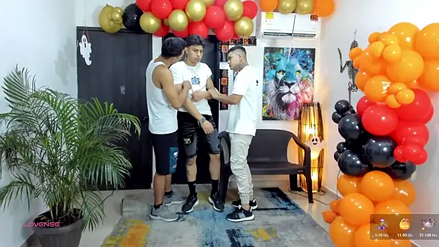 Snapshot of badguyss_bisex chatting on 10.22.25 badguyss bisex online show from 10.22.25