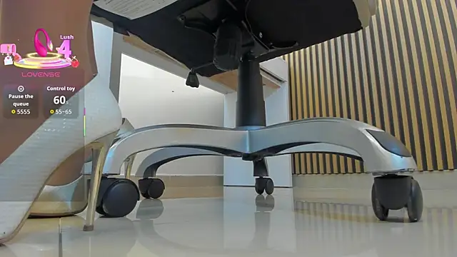 lulu 072 online show from 10.16.25