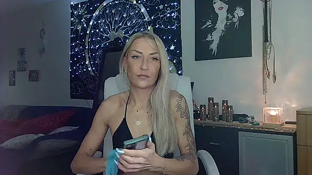 SexxyLiviaa online show from 12.04.24