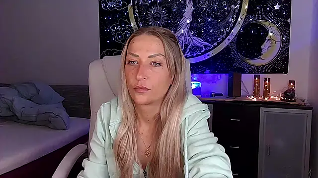 Snapshot of SexxyLiviaa chatting on 10.04.25 SexxyLiviaa online show from 10.04.25