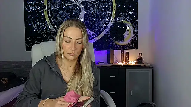 Snapshot of SexxyLiviaa chatting on 10.16.25 SexxyLiviaa online show from 10.16.25