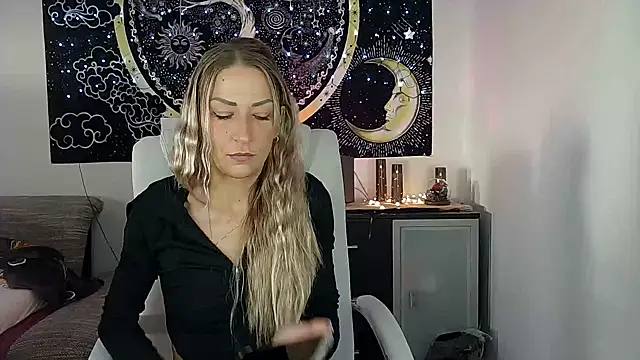 Snapshot of SexxyLiviaa chatting on 10.17.25 SexxyLiviaa online show from 10.17.25