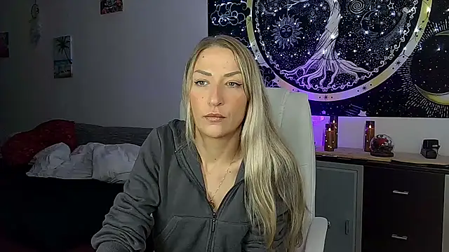 Snapshot of SexxyLiviaa chatting on 11.02.25 SexxyLiviaa online show from 11.02.25