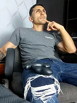 Marck Muscle online show from 03.15.25