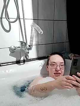 Isabella Geney online show from 02.21.26