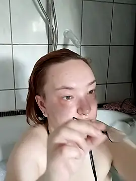 Isabella Geney online show from 04.20.26